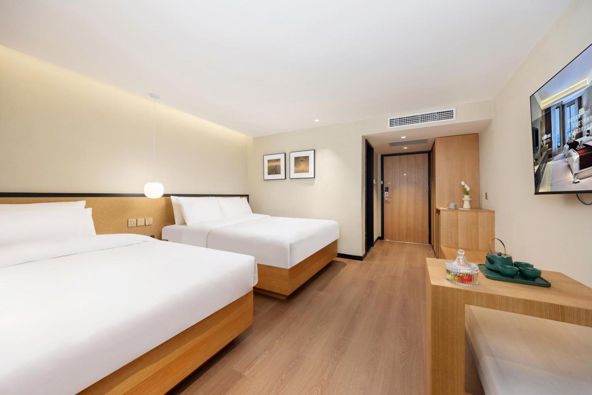 Beijing Tangfu Nanluoguxiang Wang Fu Jing Forbidden City Snack Street Hotel,1 Stop Walking To Airport Express,3 Stop To Tiananmen&Free Laundry Dry Service &Professional Free Tour Ticket Service With English Speaking Staff Exterior photo