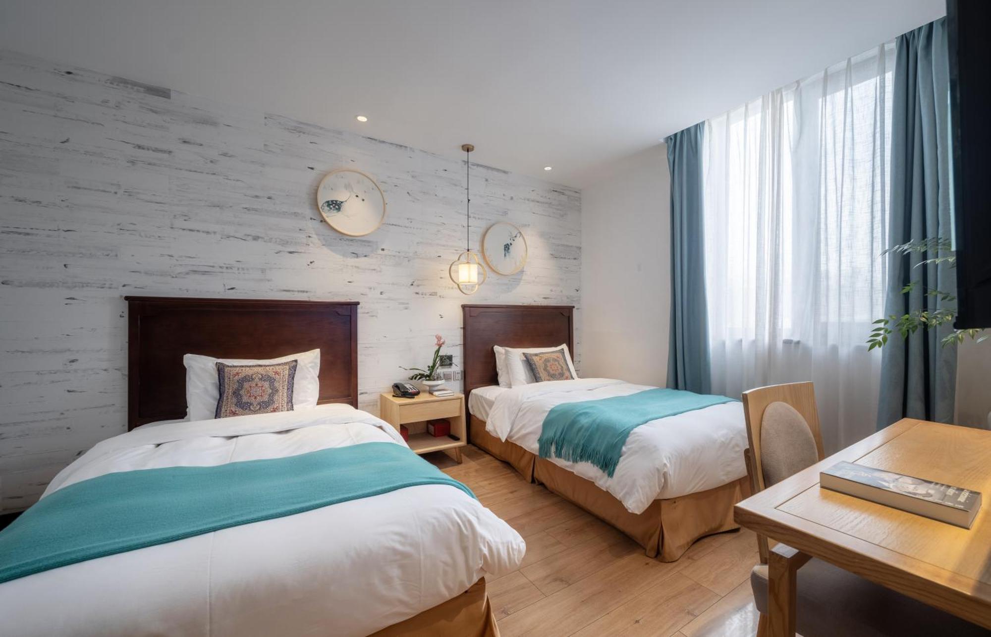 Beijing Tangfu Nanluoguxiang Wang Fu Jing Forbidden City Snack Street Hotel,1 Stop Walking To Airport Express,3 Stop To Tiananmen&Free Laundry Dry Service &Professional Free Tour Ticket Service With English Speaking Staff Exterior photo